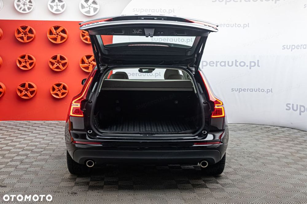 Volvo XC 60 B4 D AWD Momentum Pro - 34