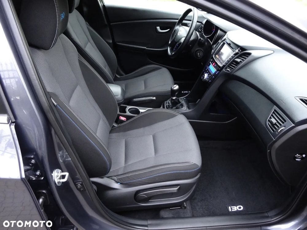 Hyundai i30 blue 1.6 GDI Passion - 25