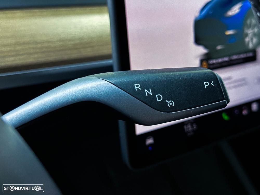 Tesla Model Y Long Range Dual Motor AWD - 29