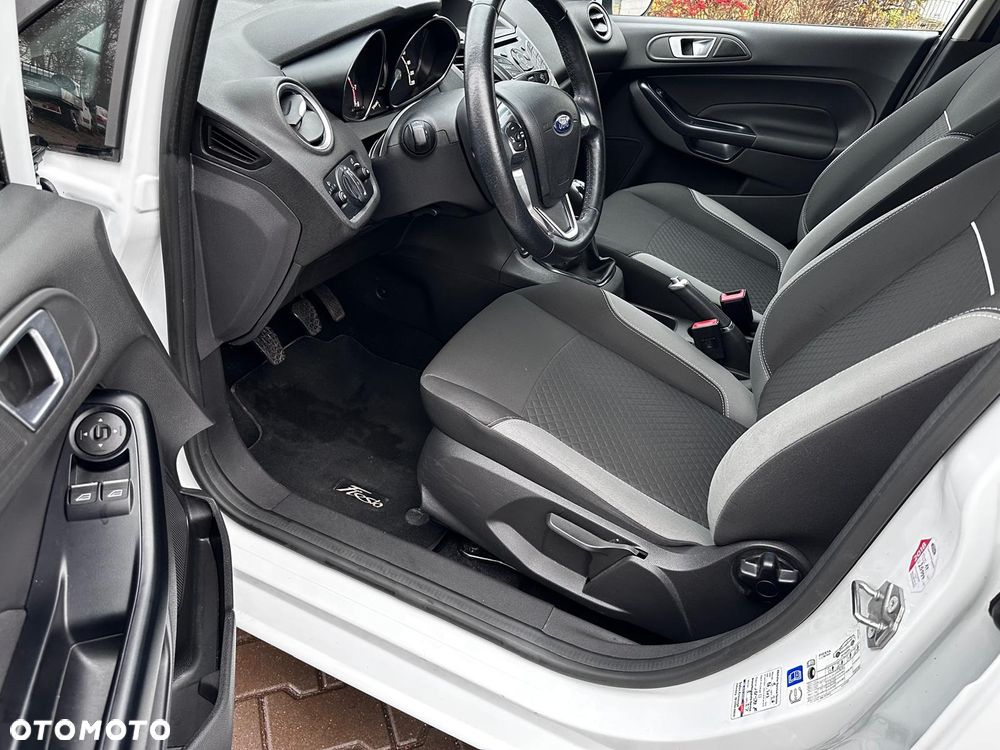 Ford Fiesta 1.25 Celebration - 16