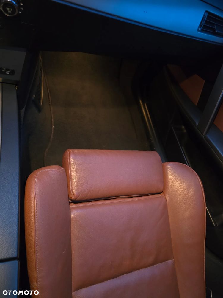 BMW Seria 5 525d - 34