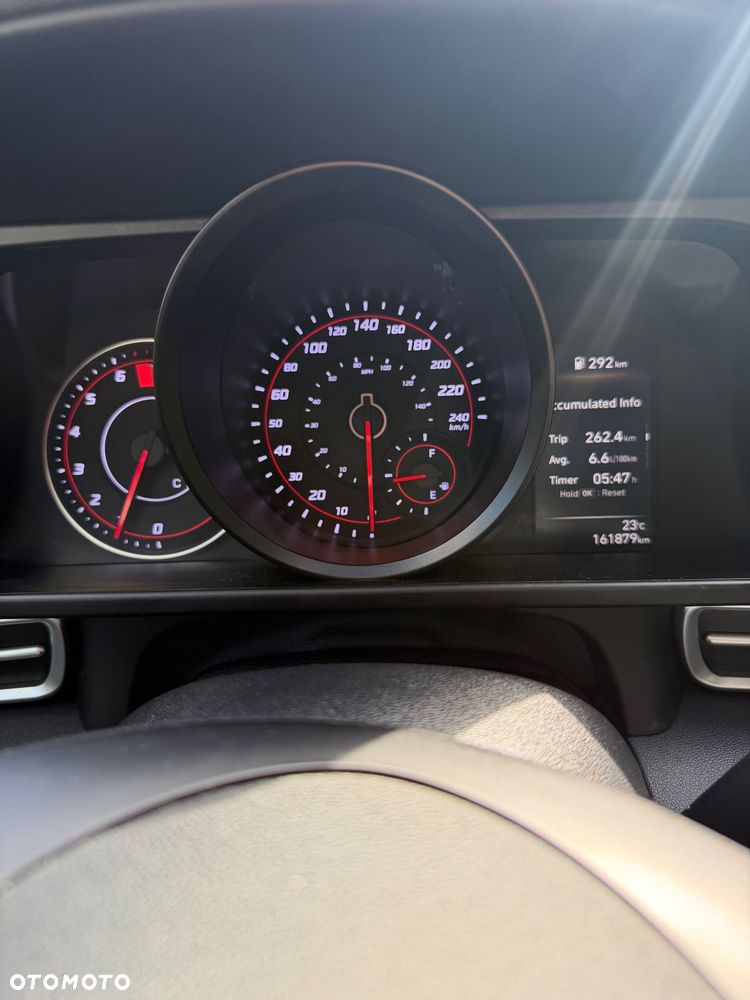 Hyundai Elantra 1.6 Classic + - 8