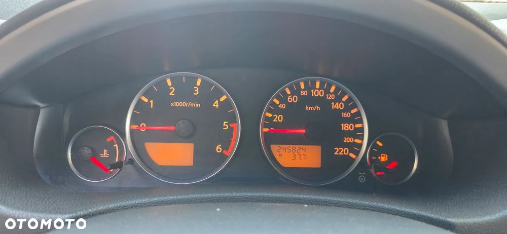Nissan Pathfinder 2.5 DCi Sport / SE - 14
