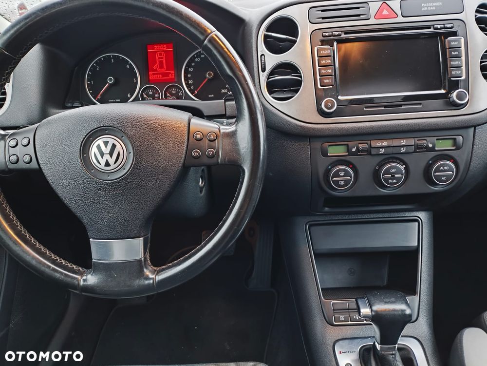Volkswagen Tiguan - 11