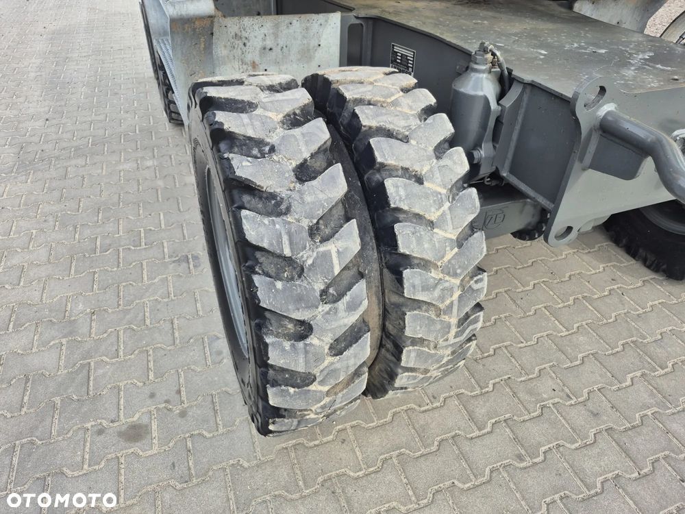 Liebherr / LIEBHERR 918 / COMPACT - 26