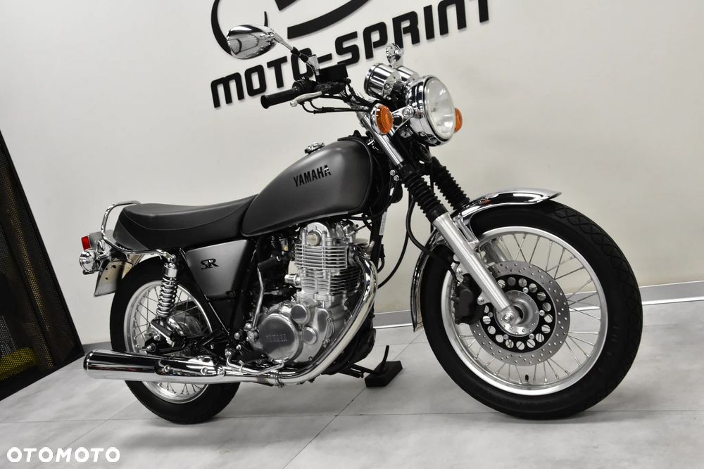 Yamaha SR - 8