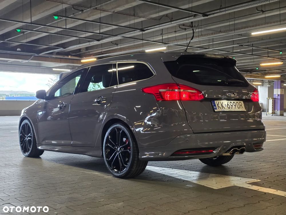 Ford Focus Turnier 2.0 EcoBoost ST - 5