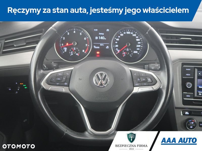 Volkswagen Passat - 17
