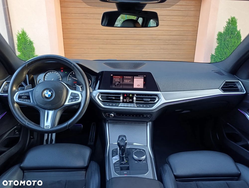 BMW Seria 3 330i M Sport sport - 17