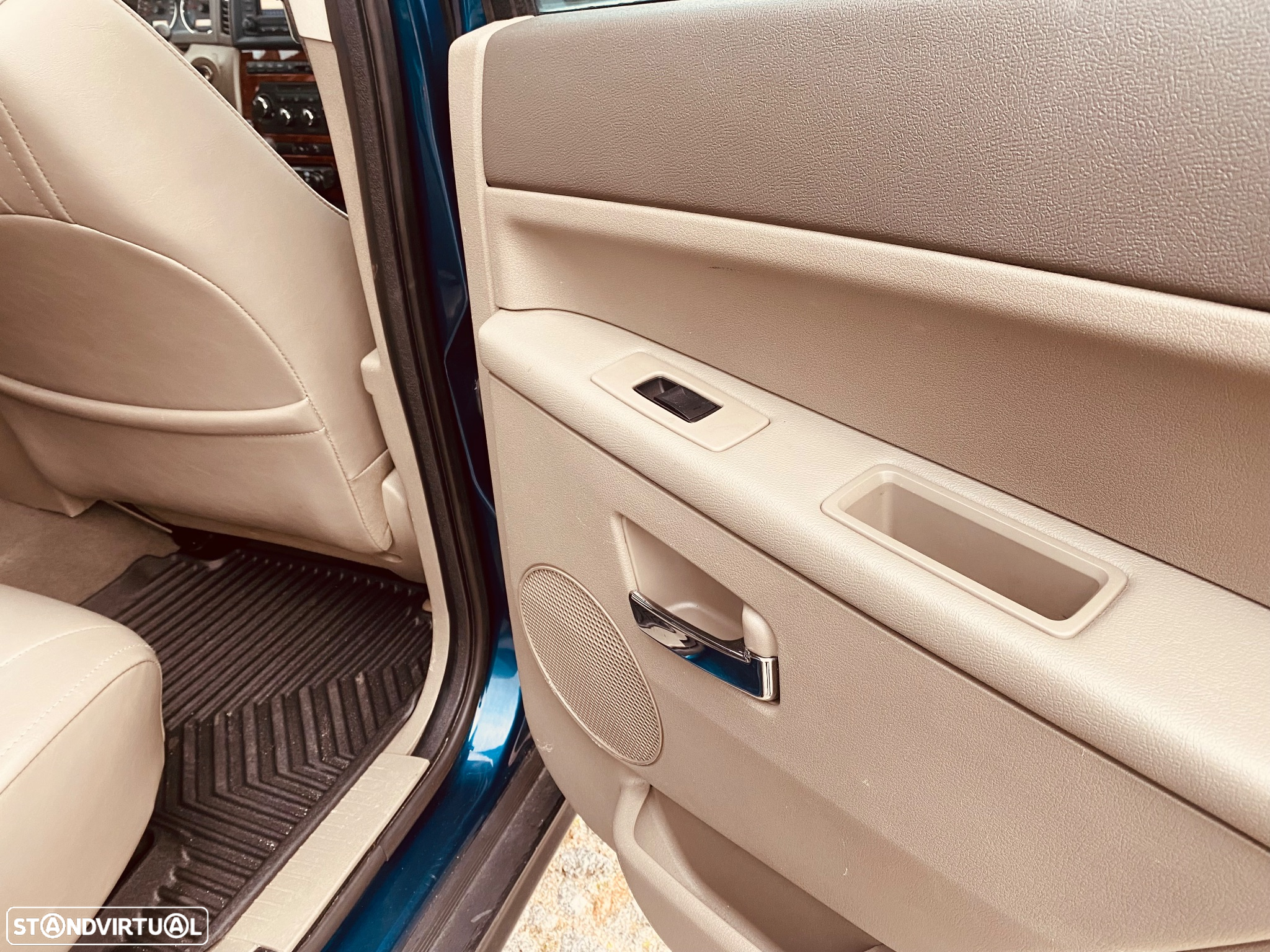 Jeep Grand Cherokee 3.0 CRD V6 Overland - 38