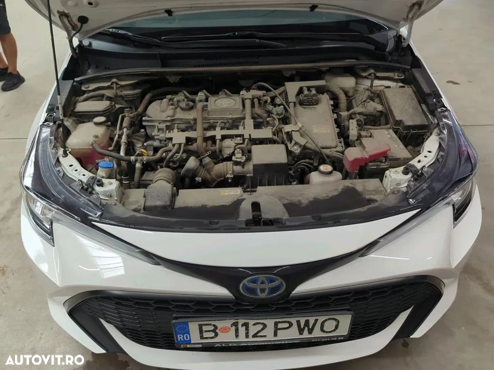 Toyota Corolla 1.8 HSD Business - 8