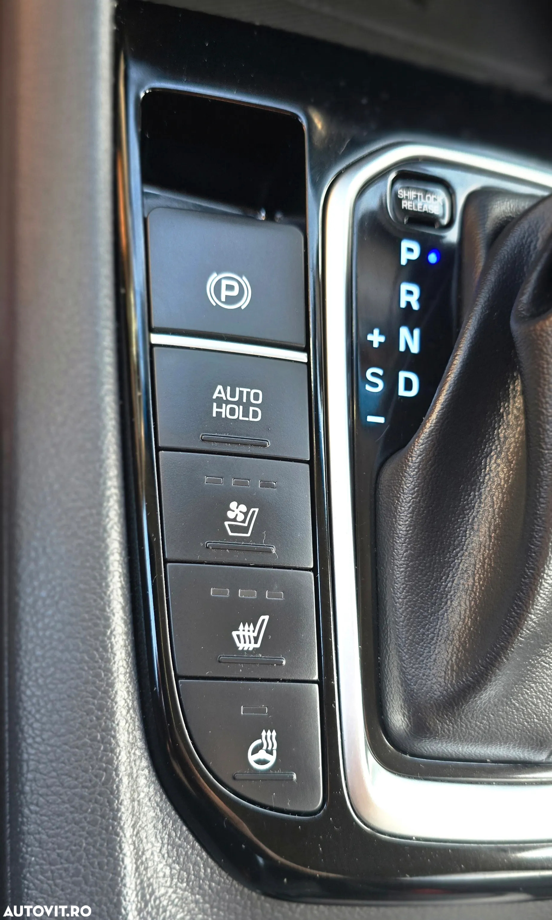 Hyundai IONIQ Hybrid 1.6 GDI Premium - 16