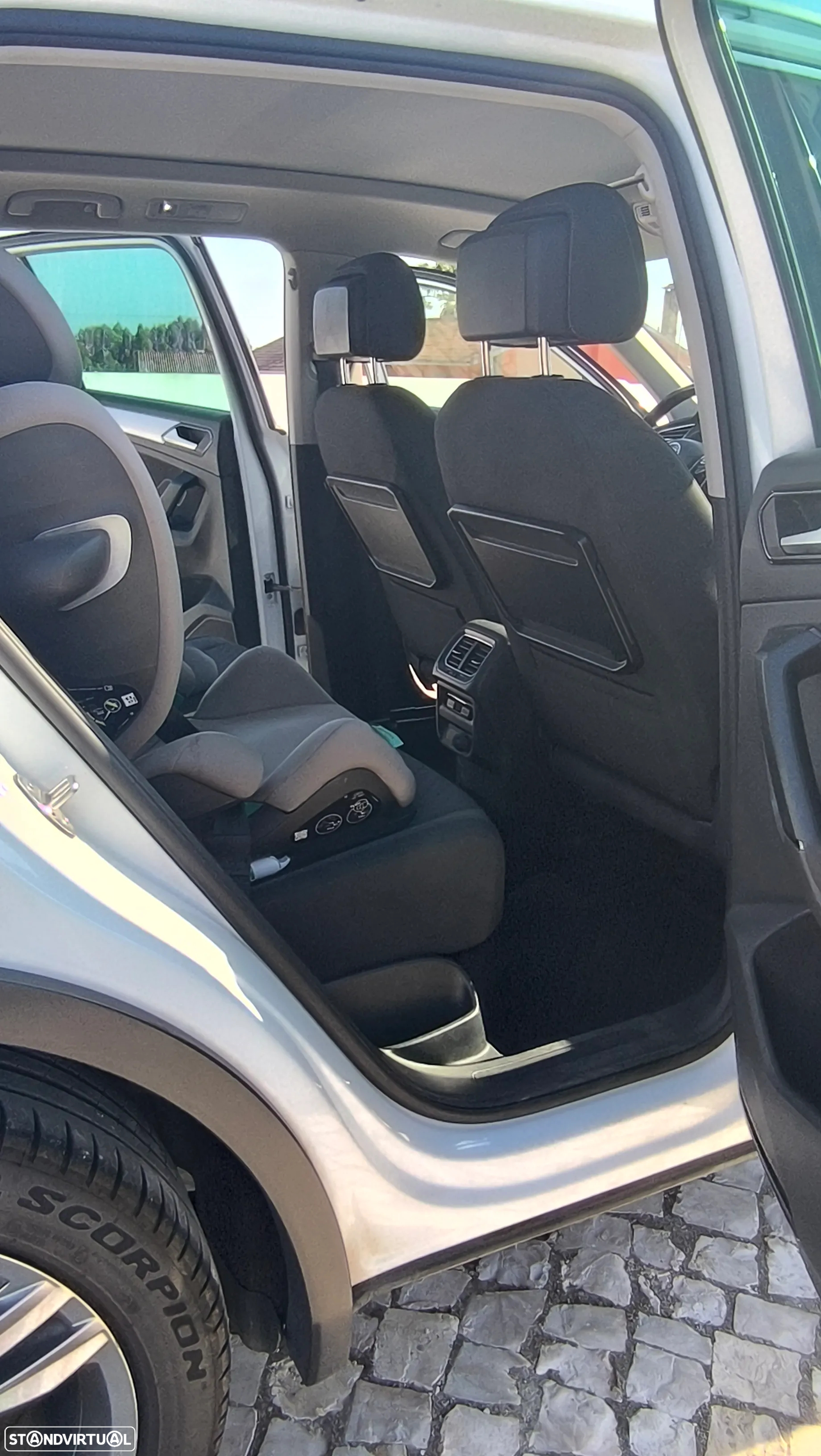 VW Tiguan 2.0 TDI R-Line - 8