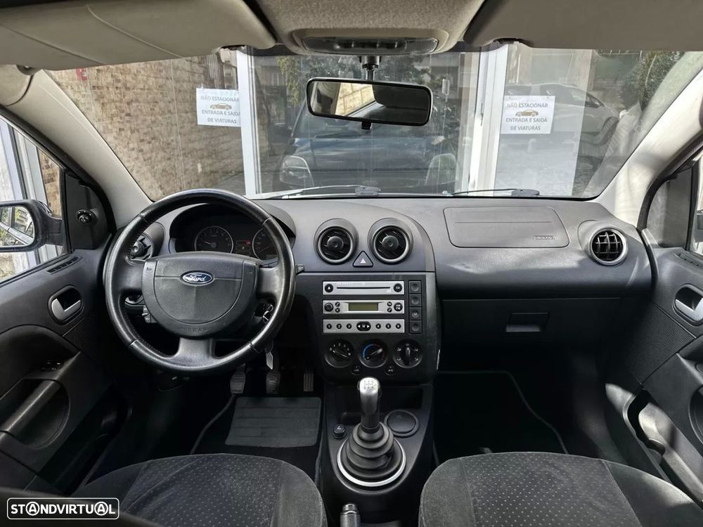Ford Fiesta 1.25 Ghia - 13