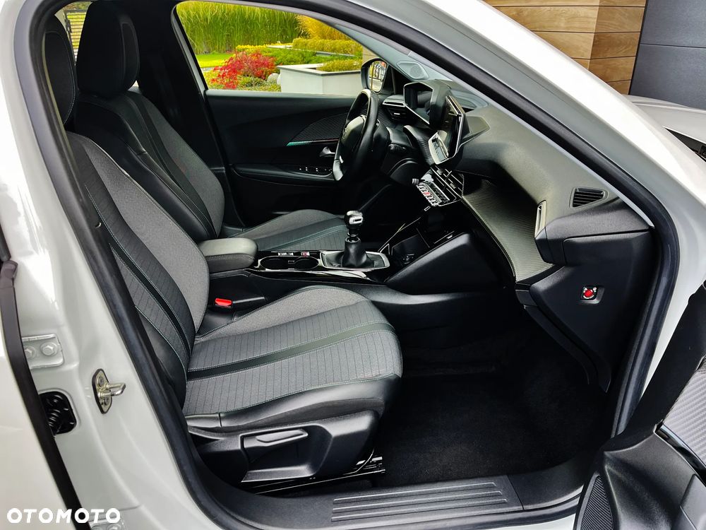 Peugeot 2008 1.2 PureTech Allure S&S - 8