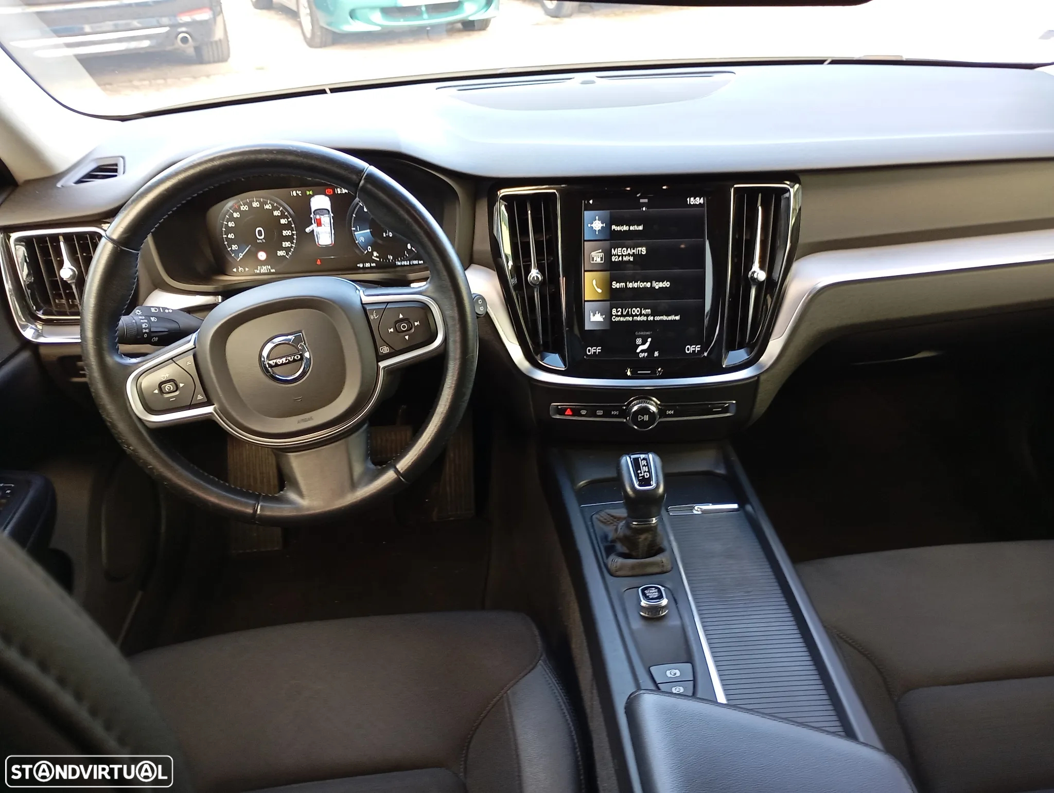 Volvo V60 2.0 D3 Momentum Geartronic - 10