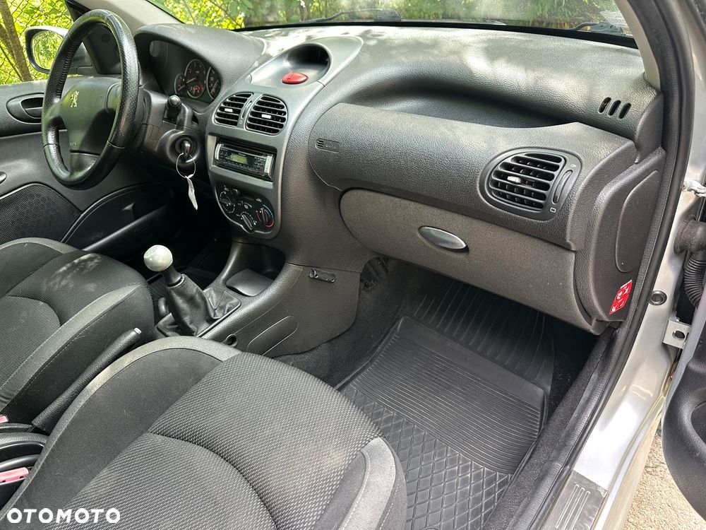 Peugeot 206 - 8