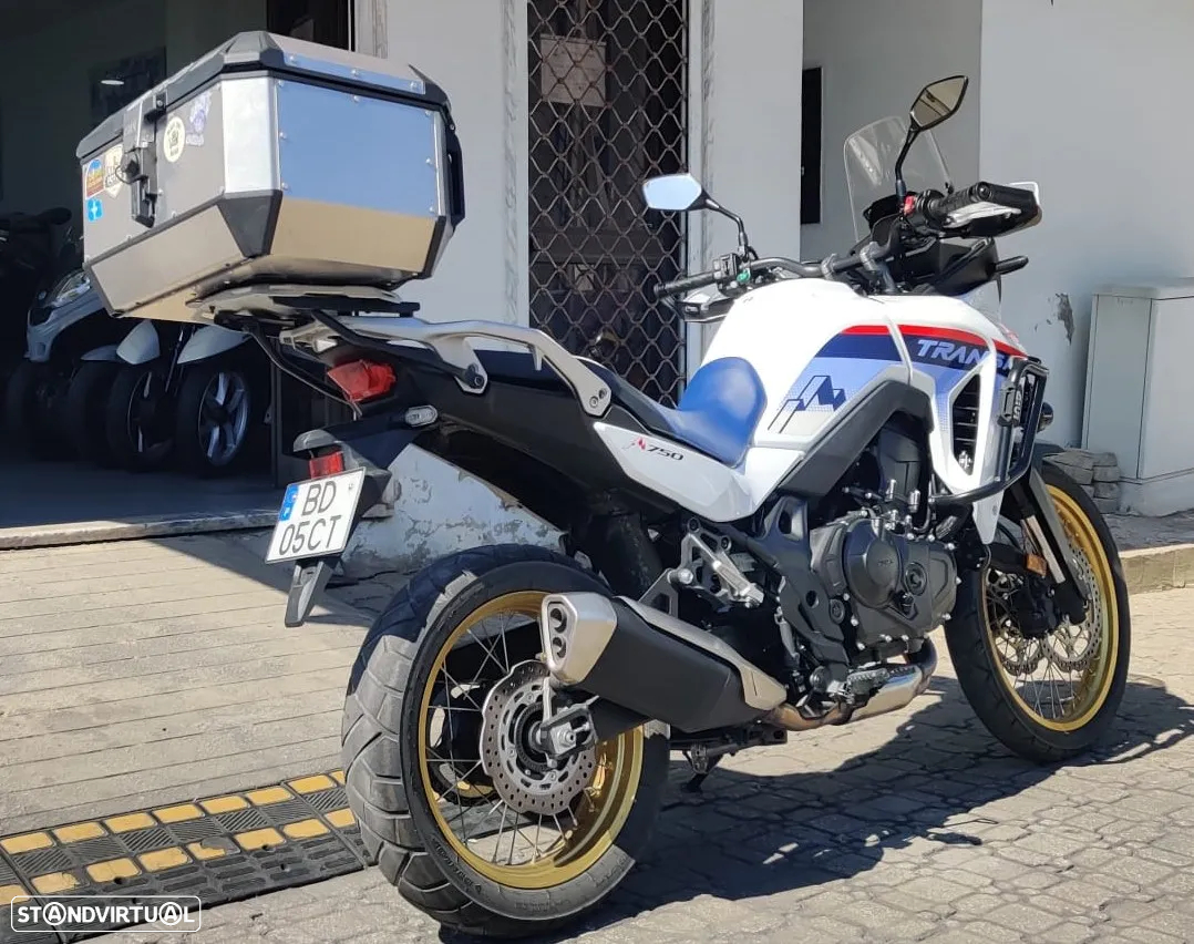 Honda Transalp 750 - 8
