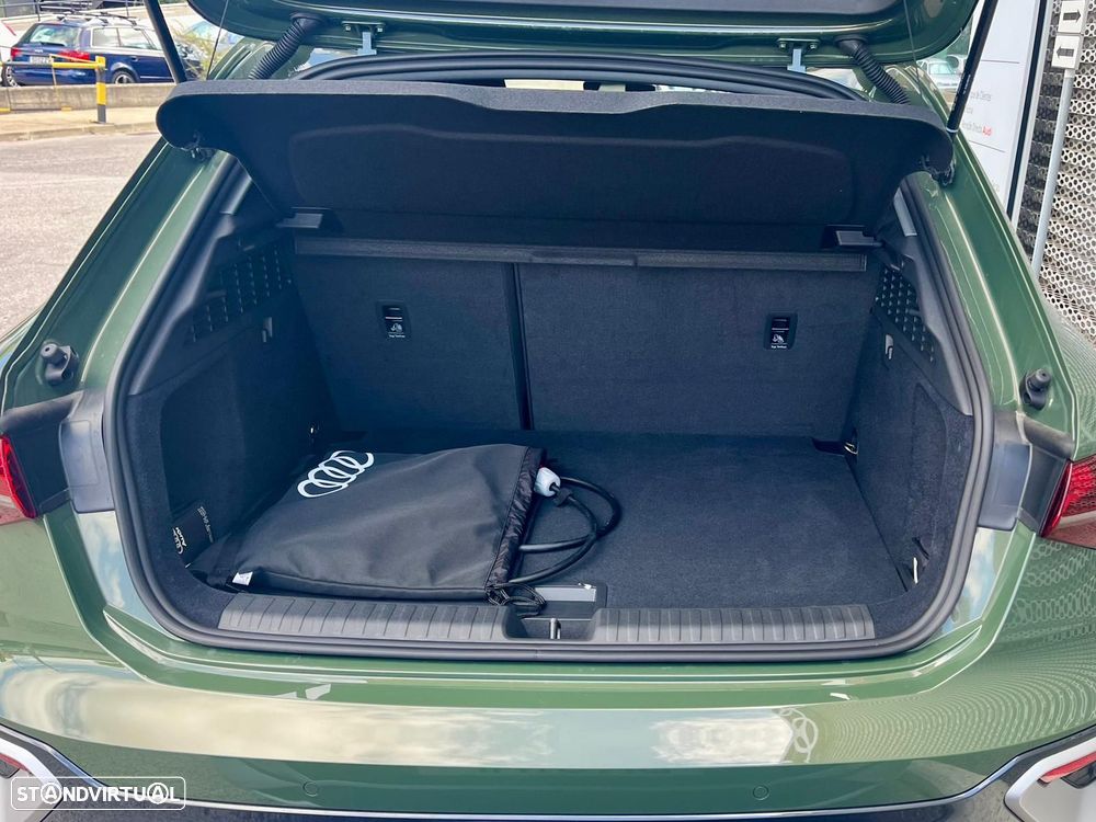 Audi A3 40 TFSIe SE Business — fotografia 12