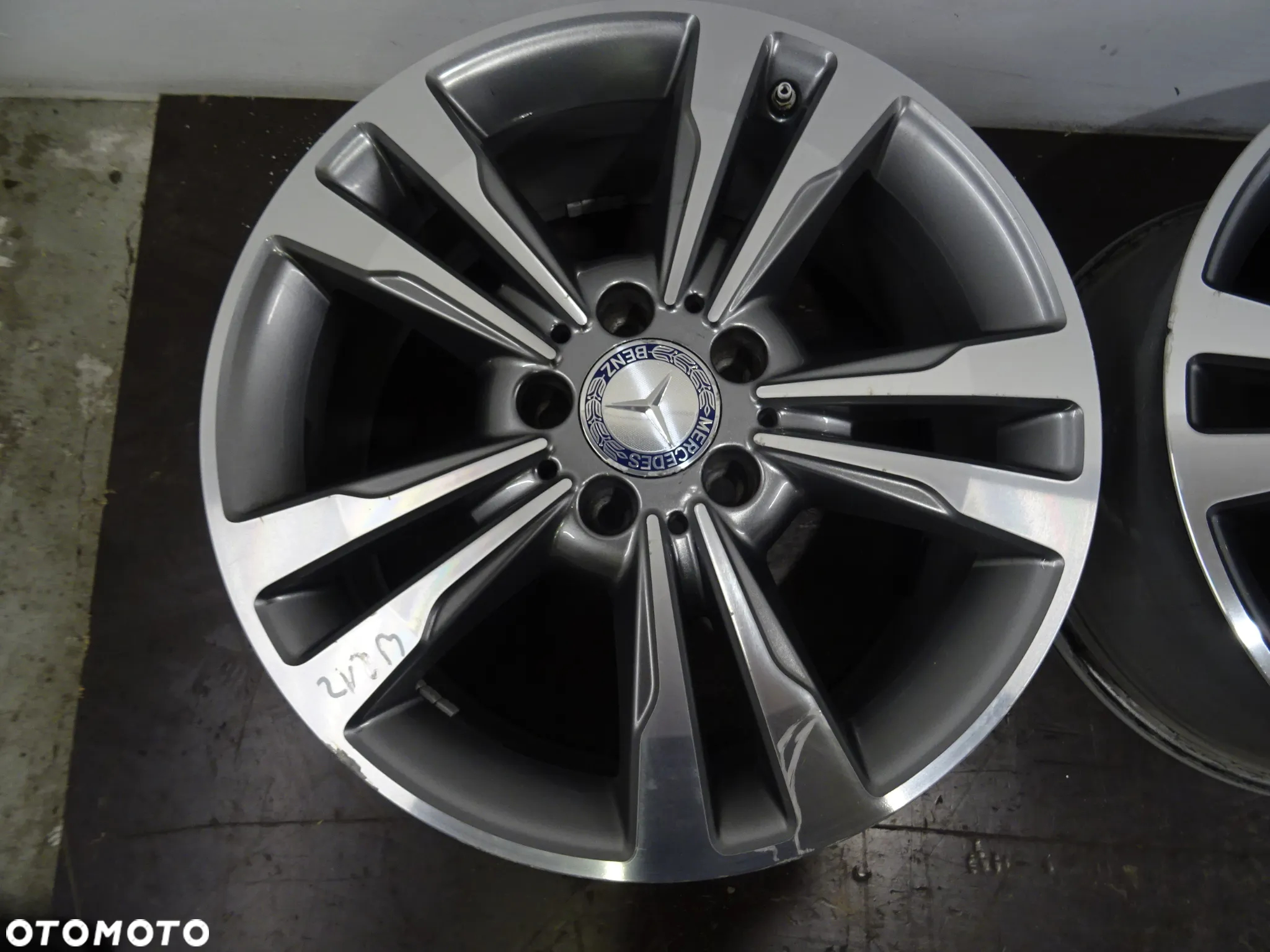 MERCEDES W212 LIFT FELGI ALUMINIOWE ALUFELGI 5X112 R17 8J ET48 TPMS - 3