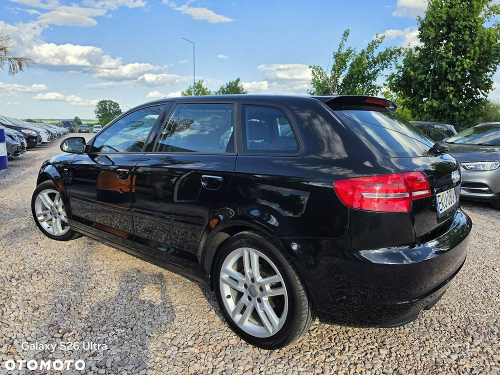 Audi A3 Sportback 1.6 TDI DPF S line Sportpaket - 11