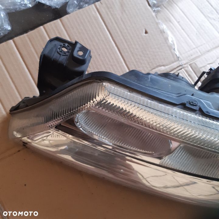 LAMPA PRZEDNIA LEWA LUB PRAWA LAGUNA II - 8