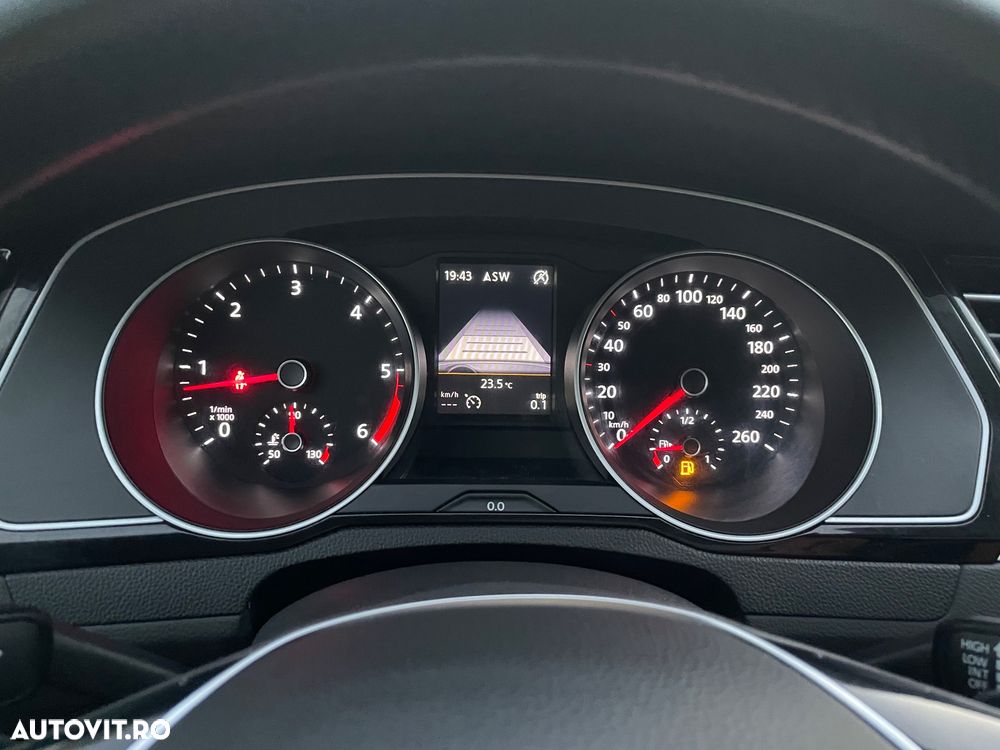 Volkswagen Passat - 28