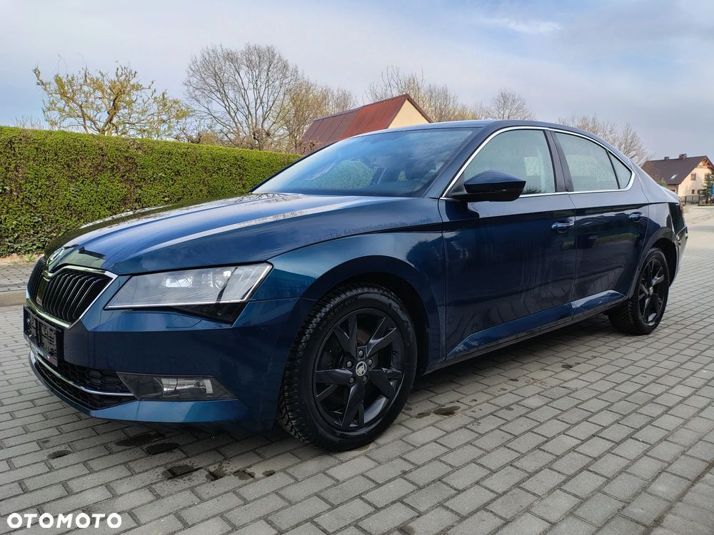 Skoda Superb 2.0 TDI Premium Edition - 4