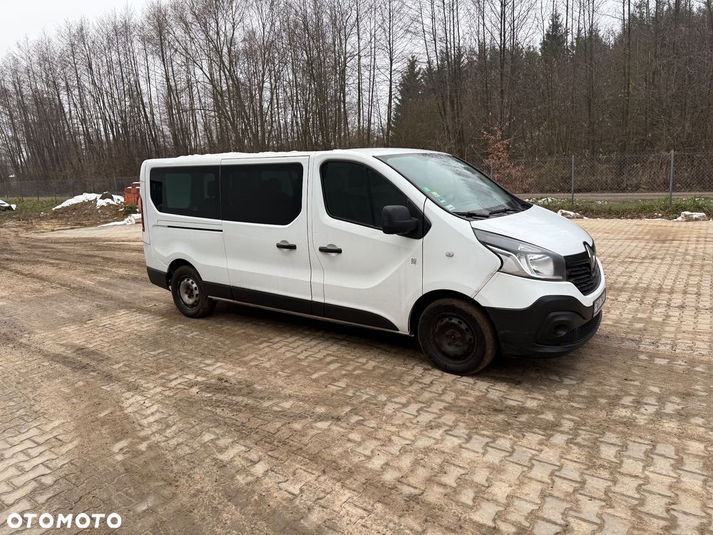 Renault Trafic 9 osób osobowy - 4