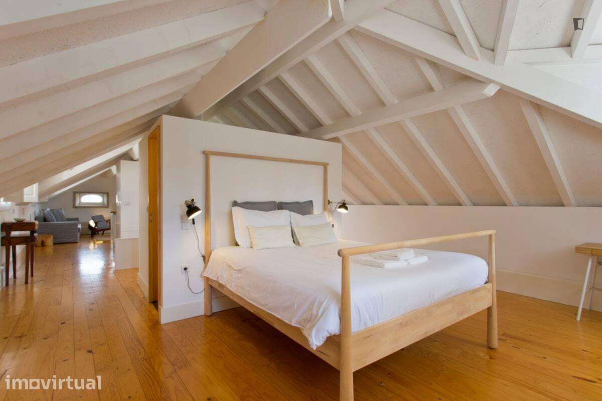 Apartamento com 1 quartos - localizado em Miragaia Porto - Grande imagem: 2/14