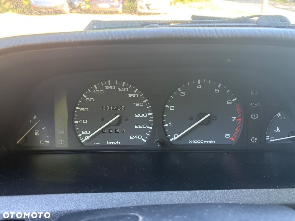 Mazda 323 1.6i GLX - 4