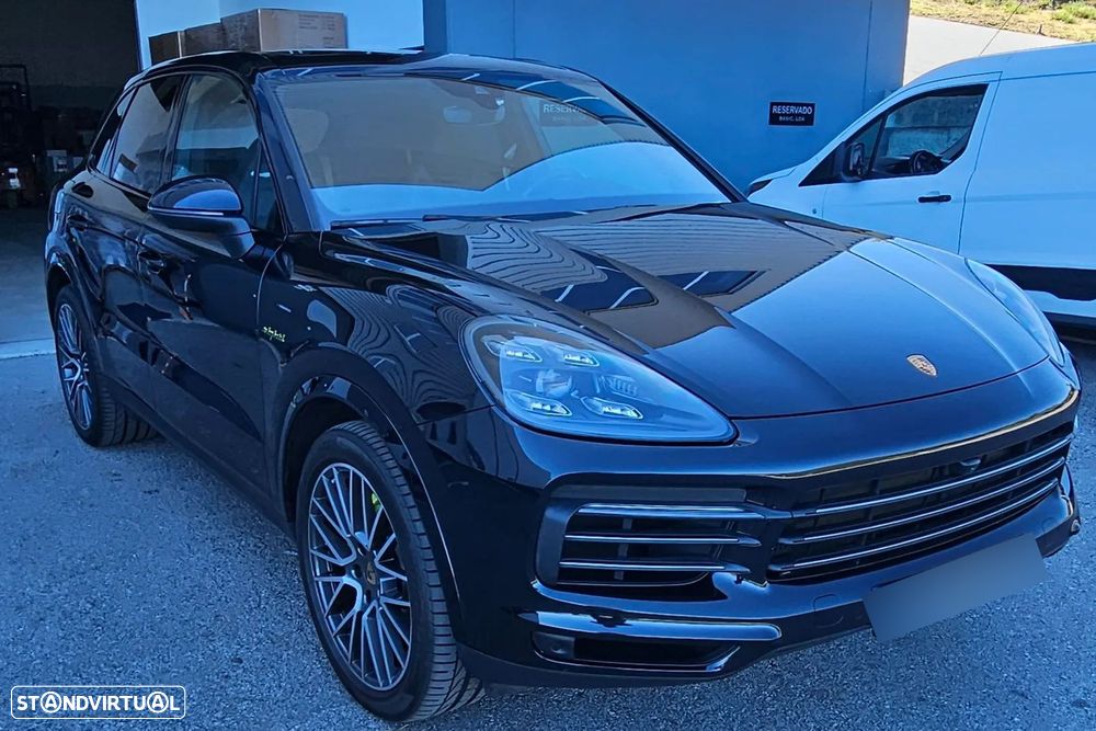 Porsche Cayenne - 1