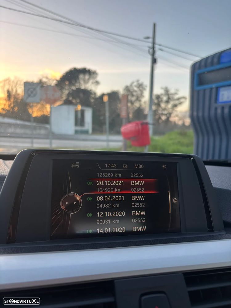BMW 318 d Line Luxury - 23