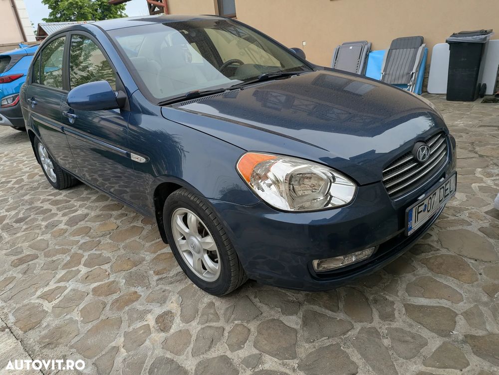 Hyundai Accent - 2
