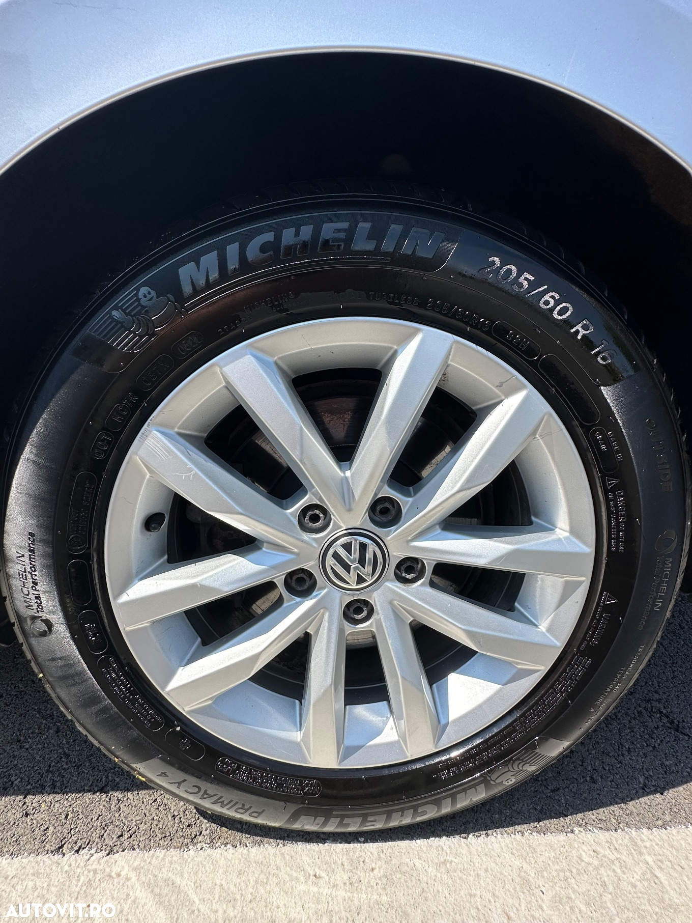 Volkswagen Passat 2.0 TDI (BlueMotion Technology) DSG Comfortline - 9