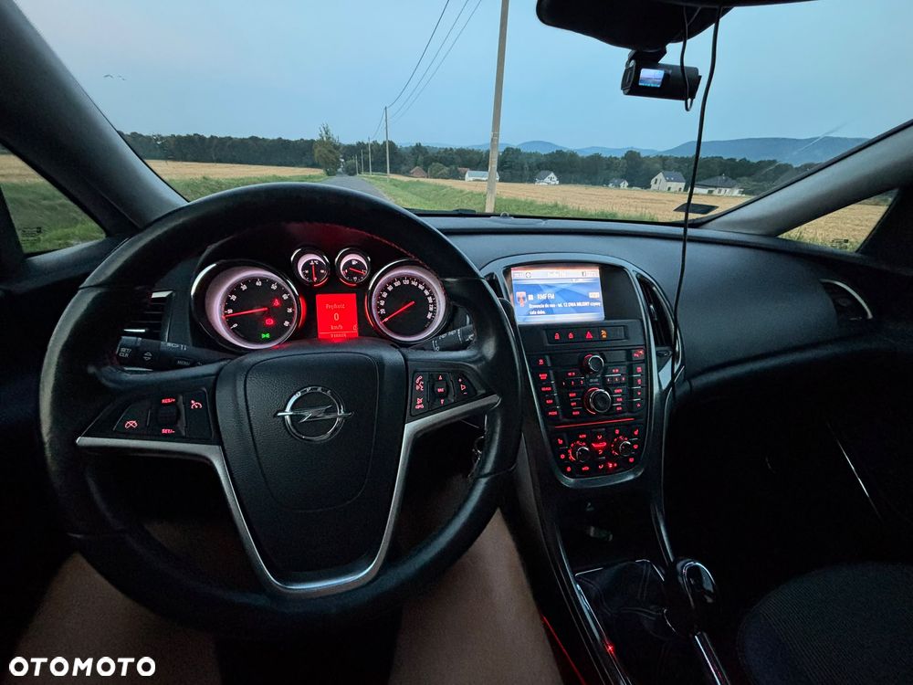 Opel Astra 1.4 Turbo - 10