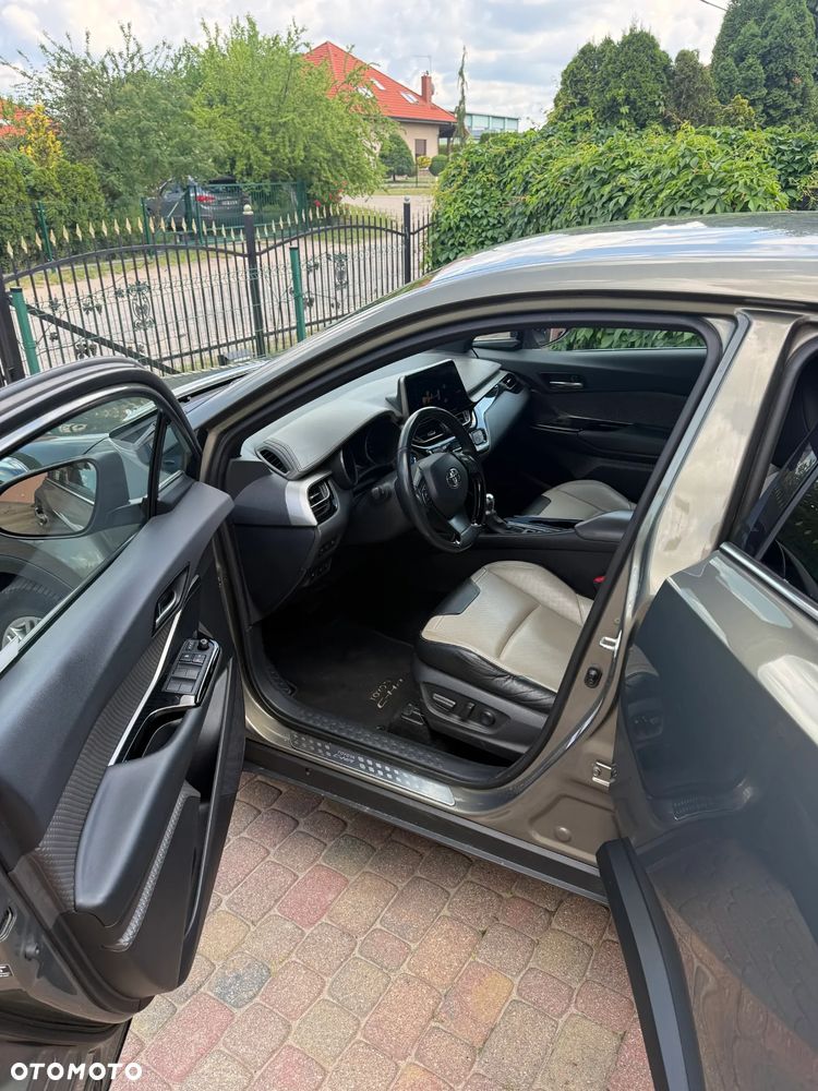 Toyota C-HR 2.0 Hybrid Executive - 16