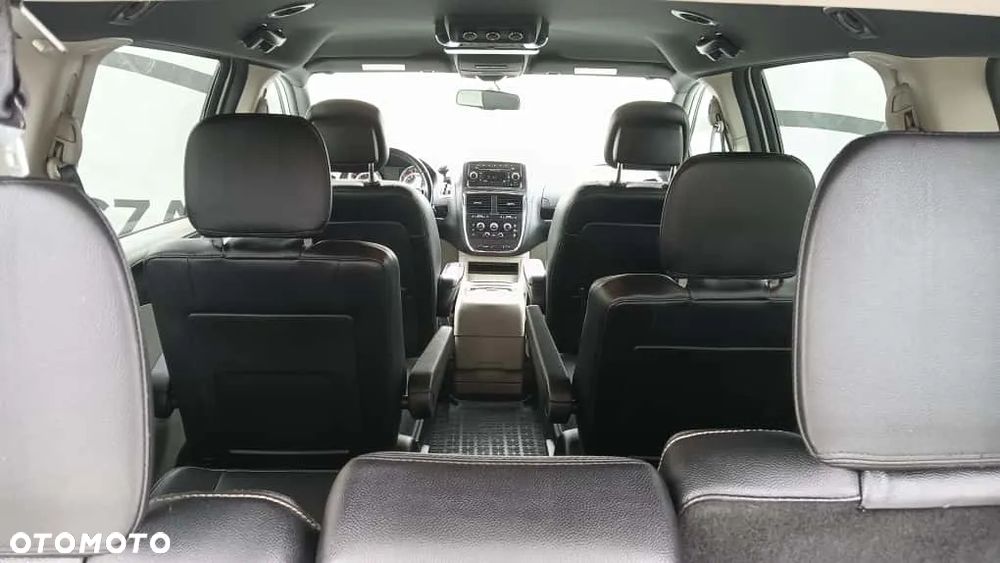 Dodge Caravan - 29