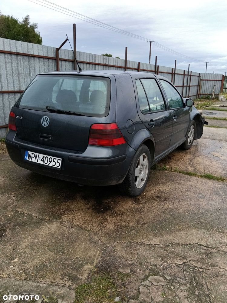 Volkswagen Golf - 2