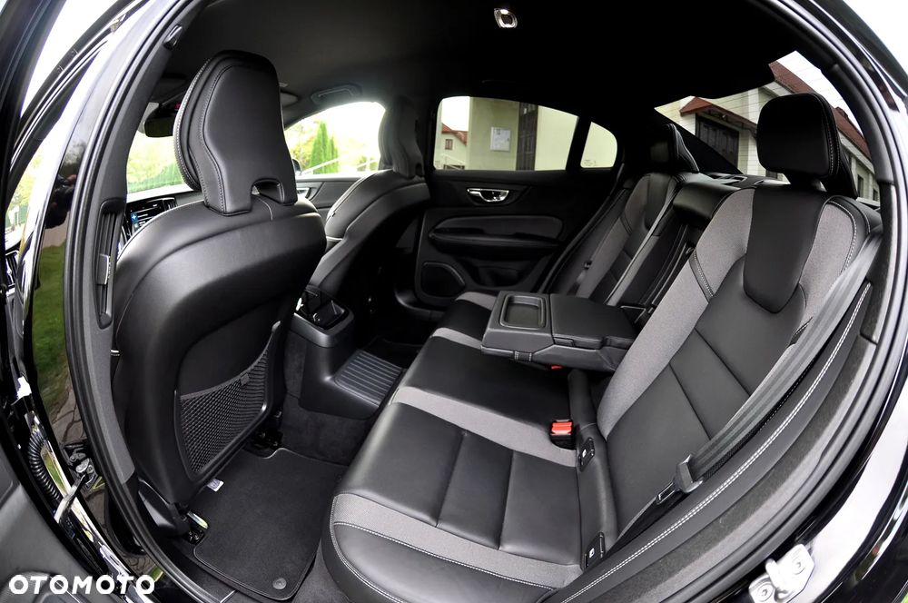 Volvo S60 T6 AWD Geartronic RDesign - 26