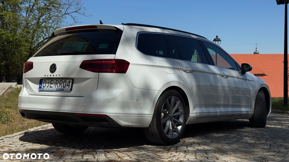 Volkswagen Passat - 4