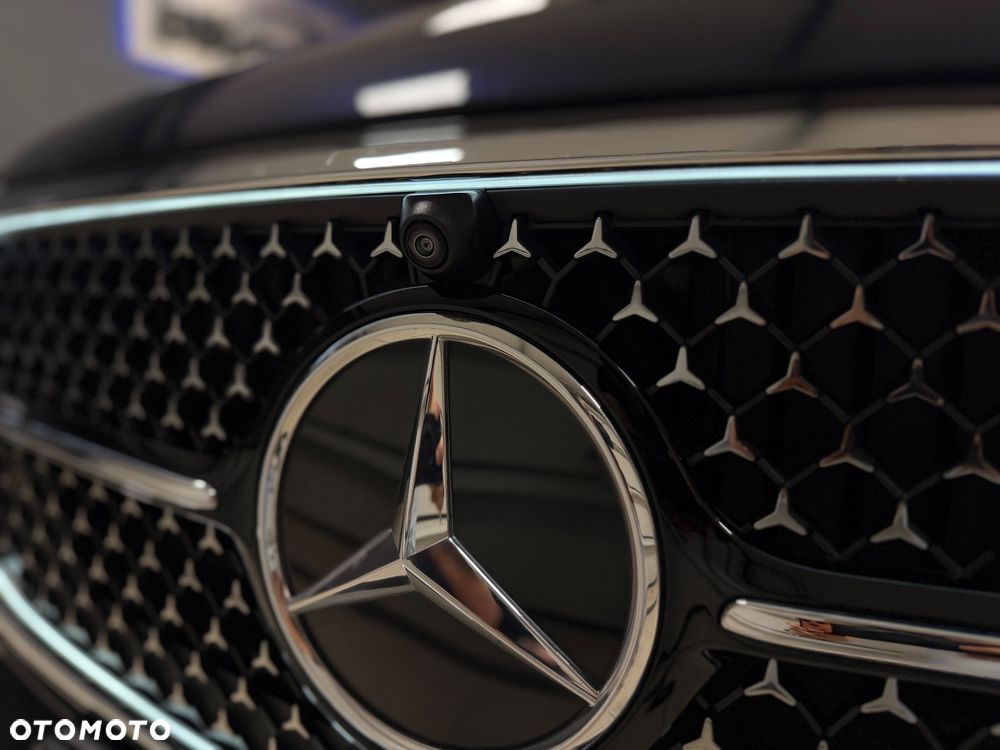 Mercedes-Benz Klasa E 220 d mHEV 4-Matic AMG 9G-Tronic - 32