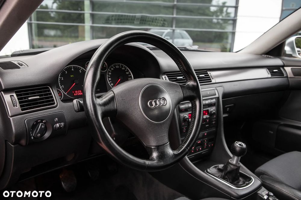 Audi A6 Avant - 11