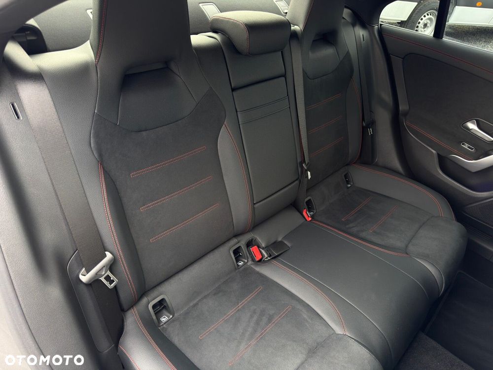 Mercedes-Benz CLA 200 AMG Line 7G-DCT - 26