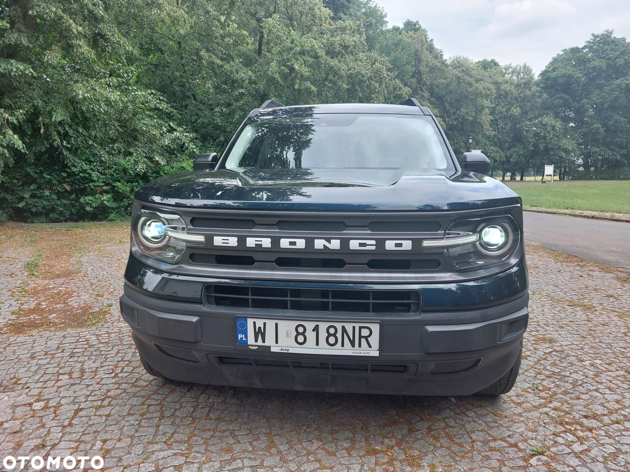 Ford Bronco - 10