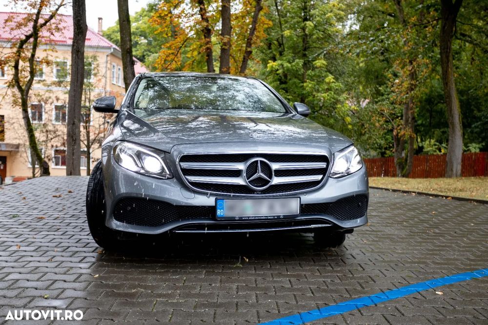 Mercedes-Benz E 220 d 4MATIC Aut. - 1