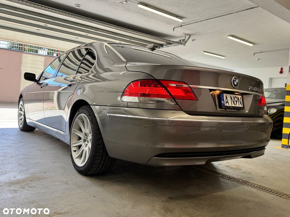 BMW Seria 7 750Li - 9