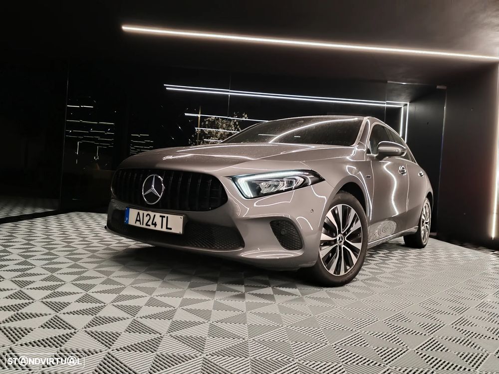Mercedes-Benz A 250 e Style Plus - 2