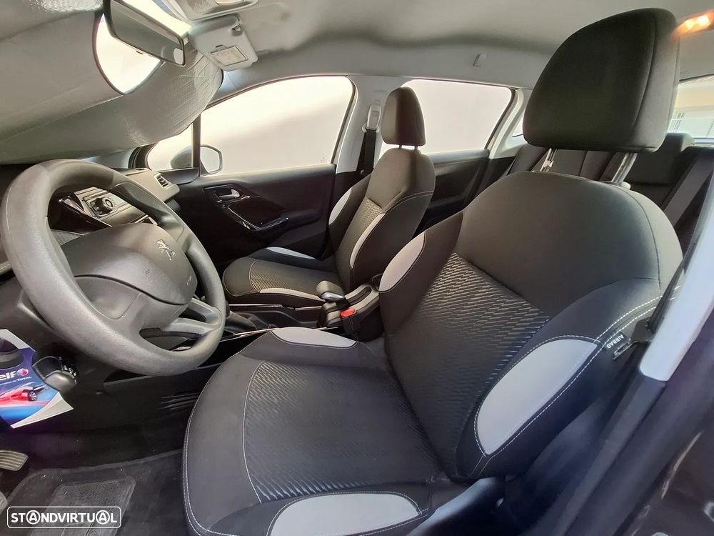 Peugeot 2008 - 11