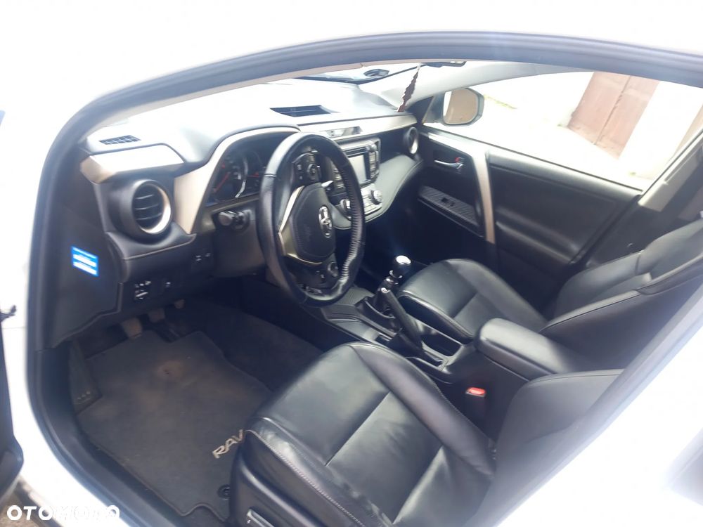 Toyota RAV4 - 38